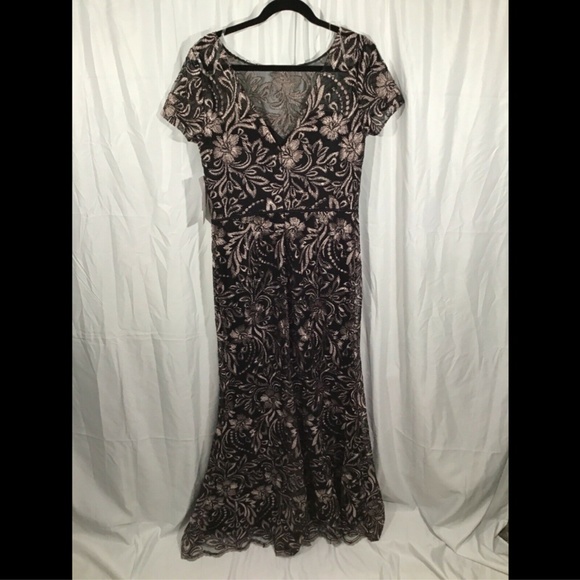 NEW‎ JS Collections Embroidered Trumpet Gown in Black/Pink [SZ 10 ] - Picture 5 of 8